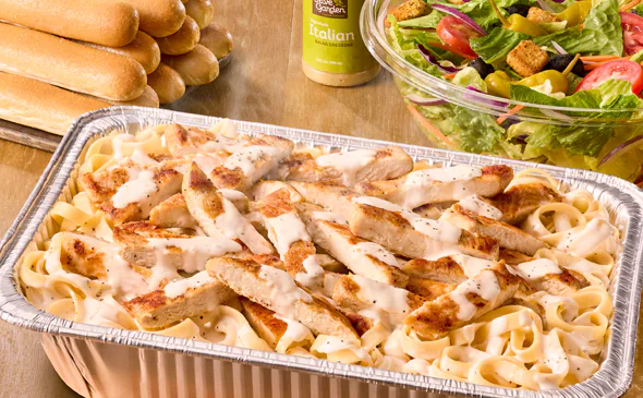 Family-Style Chicken Alfredo Bundle